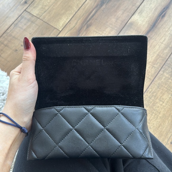 Chanel women’s sunglasses - Picture 6 of 7